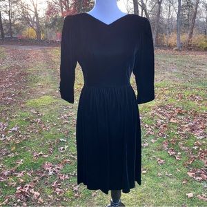 LANZ DRESS BLACK VELVET OPEN BACK 3/4 SLEEVE VINTAGE PETITE no size S FIT